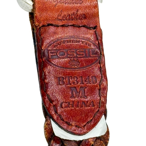Fossil Skinny Woven Leather Belt with Flower Shaped Silver Studs Size Medium - Picture 3 of 7